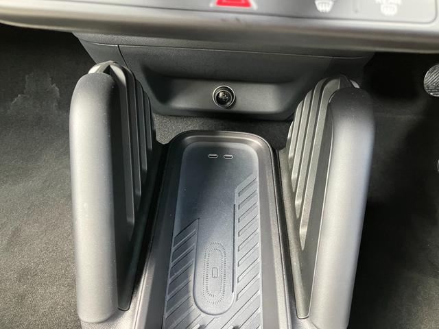ＭＩＮＩ 　認定中古車　トップビューカメラ　シートヒーター　ステアリングホイールヒーティングハーマンカードンスピーカー　アクティブコントロール　２年保証（20枚目）