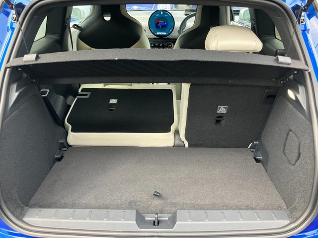 ＭＩＮＩ 　認定中古車　トップビューカメラ　シートヒーター　ステアリングホイールヒーティングハーマンカードンスピーカー　アクティブコントロール　２年保証（29枚目）