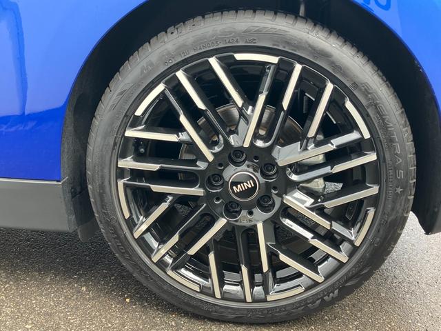 ＭＩＮＩ 　認定中古車　トップビューカメラ　シートヒーター　ステアリングホイールヒーティングハーマンカードンスピーカー　アクティブコントロール　２年保証（36枚目）