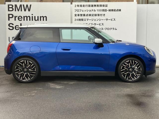 ＭＩＮＩ 　認定中古車　トップビューカメラ　ハーマンカードンスピーカー　電動シート　シートヒータ　ステアリングホイールヒーティング　２年保証（7枚目）