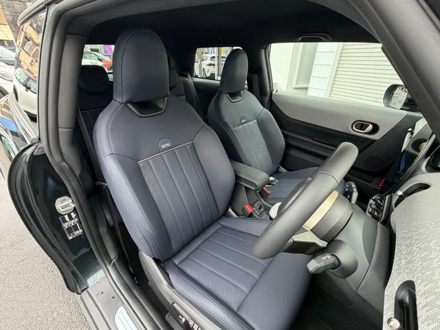 ＭＩＮＩ クーパー　Ｃ　３ドア　ＤＣＴ　正規認定中古車／電動シート／ｈａｒｍａｎ　ｋａｒｄｏｎスピーカー／バックカメラ／アクティブクルーズコントロール／２年保証（9枚目）