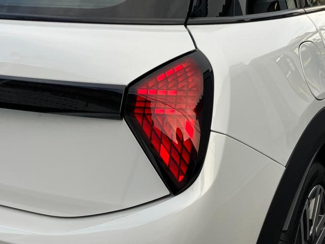 ＭＩＮＩ クーパー　Ｃ　５ドア　ＤＣＴ　認定中古車／クラシックトリム／アクティブクルーズコントロール／アップルカープレイ／アンドロイドオート／バックカメラ／２年保証（33枚目）