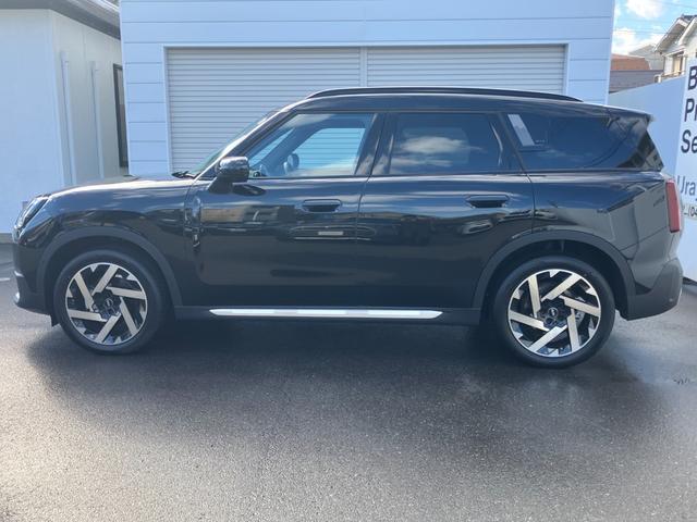 ＭＩＮＩ カントリーマンＳオール４　フェイバリット・トリム　ＤＣＴ　４ＷＤ　認定中古車／Ｍパッケージ／１９インチアルミホイール／２年保証（5枚目）