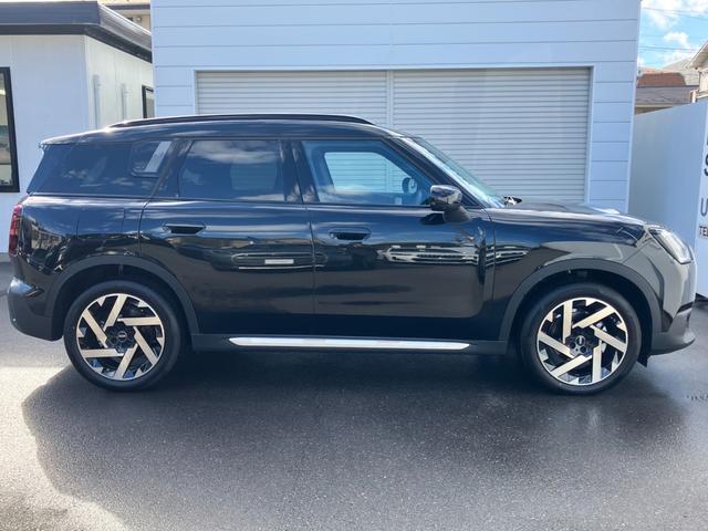ＭＩＮＩ カントリーマンＳオール４　フェイバリット・トリム　ＤＣＴ　４ＷＤ　認定中古車／Ｍパッケージ／１９インチアルミホイール／２年保証（8枚目）