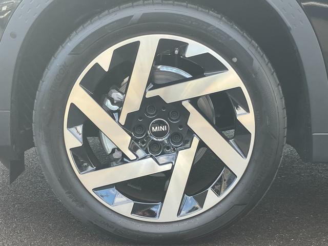 ＭＩＮＩ カントリーマンＳオール４　フェイバリット・トリム　ＤＣＴ　４ＷＤ　認定中古車／Ｍパッケージ／１９インチアルミホイール／２年保証（32枚目）