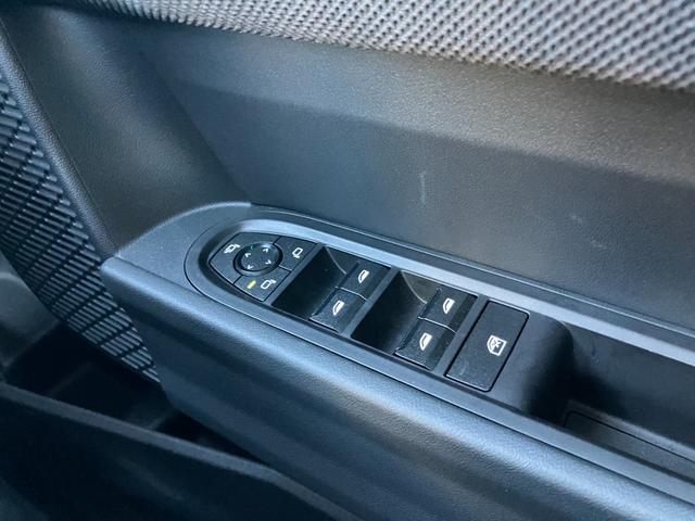 ＭＩＮＩ クーパーＣ　クラシック・トリム　５ドア　ＤＣＴ　認定中古車／バックカメラ／シートヒーター／アクティブクルーズコントロール／２年保証（20枚目）