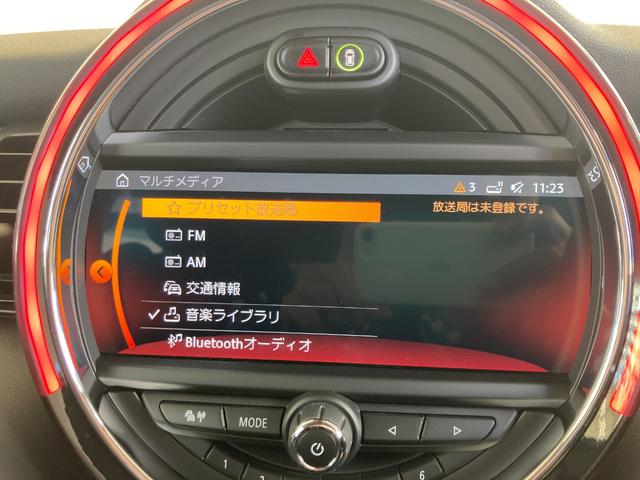 ＭＩＮＩ クーパーＳ　認定中古車　１オーナー　ＡＣＣ　２年保証付　ＥＴＣ　黒ルーフ＆ミラーキャップ　ボンネットストライプ黒　純正ＨＤＤナビ　バックカメラ　ＬＥＤヘッドライト　１７インチＡＷ（19枚目）