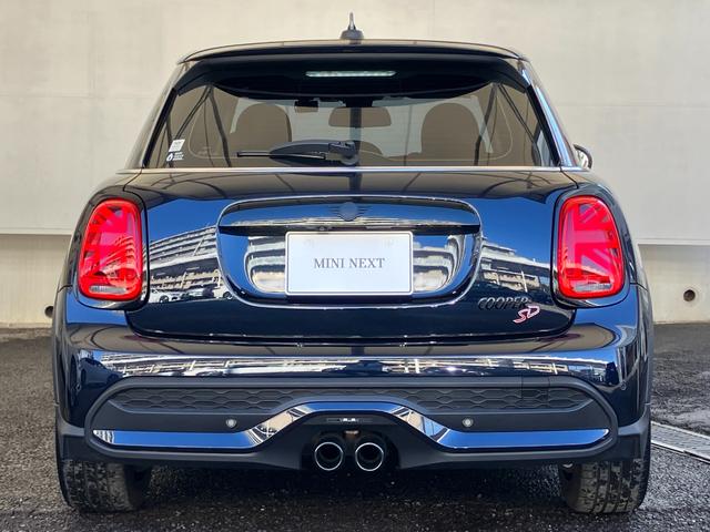 ＭＩＮＩ クーパーＳＤ　認定中古車　純正ＨＤＤナビ　２年保証付　ＥＴＣ　アクティブクルーズコントロール　黒ルーフ＆ミラーキャップ　バックカメラ　シートヒーター　１７インチＡＷ（9枚目）