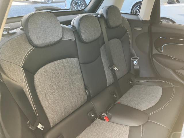 ＭＩＮＩ クーパーＳＤ　認定中古車　純正ＨＤＤナビ　２年保証付　ＥＴＣ　アクティブクルーズコントロール　黒ルーフ＆ミラーキャップ　バックカメラ　シートヒーター　１７インチＡＷ（21枚目）