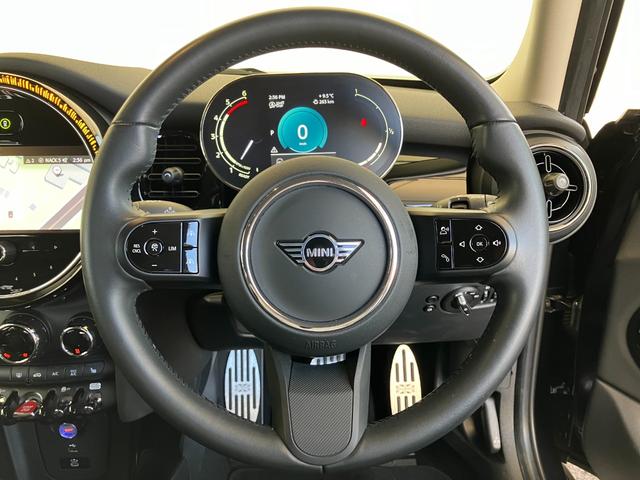 ＭＩＮＩ クーパーＳＤ　認定中古車　純正ＨＤＤナビ　２年保証付　ＥＴＣ　アクティブクルーズコントロール　黒ルーフ＆ミラーキャップ　バックカメラ　シートヒーター　１７インチＡＷ（26枚目）
