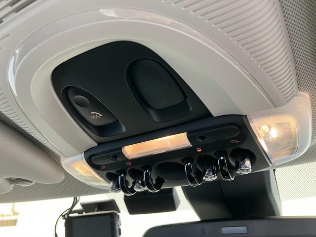 ＭＩＮＩ クーパーＳＤ　認定中古車　純正ＨＤＤナビ　２年保証付　ＥＴＣ　アクティブクルーズコントロール　黒ルーフ＆ミラーキャップ　バックカメラ　シートヒーター　１７インチＡＷ（41枚目）