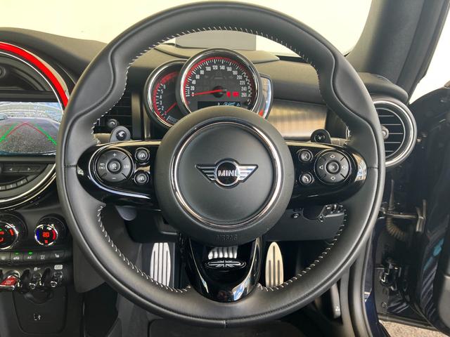 ＭＩＮＩ ジョンクーパーワークス　コンバーチブル　認定中古車　ＹＯＵＲＳレザーラウンジ　２年保証付　ヘッドアップディスプレイ　黒本革シート　ＡＣＣ　純正ＨＤＤナビ　シートヒーター　バックカメラ　黒１７インチＡＷ　ＥＴＣ（29枚目）
