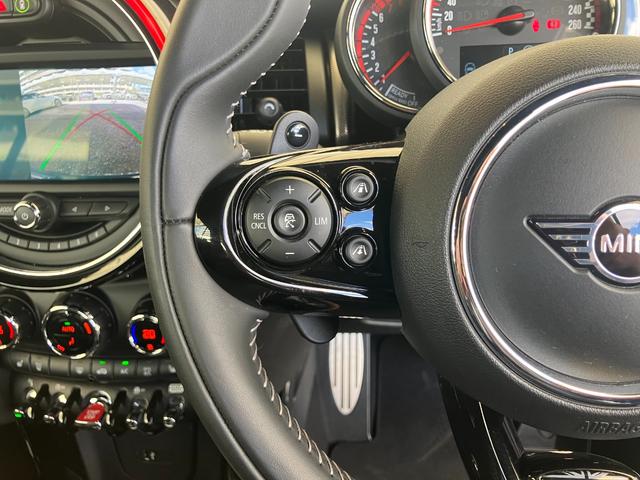ＭＩＮＩ ジョンクーパーワークス　コンバーチブル　認定中古車　ＹＯＵＲＳレザーラウンジ　２年保証付　ヘッドアップディスプレイ　黒本革シート　ＡＣＣ　純正ＨＤＤナビ　シートヒーター　バックカメラ　黒１７インチＡＷ　ＥＴＣ（30枚目）