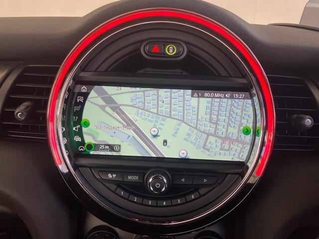 ＭＩＮＩ ジョンクーパーワークス　コンバーチブル　認定中古車　ＹＯＵＲＳレザーラウンジ　２年保証付　ヘッドアップディスプレイ　黒本革シート　ＡＣＣ　純正ＨＤＤナビ　シートヒーター　バックカメラ　黒１７インチＡＷ　ＥＴＣ（36枚目）