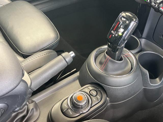 ＭＩＮＩ ジョンクーパーワークス　コンバーチブル　認定中古車　ＹＯＵＲＳレザーラウンジ　２年保証付　ヘッドアップディスプレイ　黒本革シート　ＡＣＣ　純正ＨＤＤナビ　シートヒーター　バックカメラ　黒１７インチＡＷ　ＥＴＣ（40枚目）