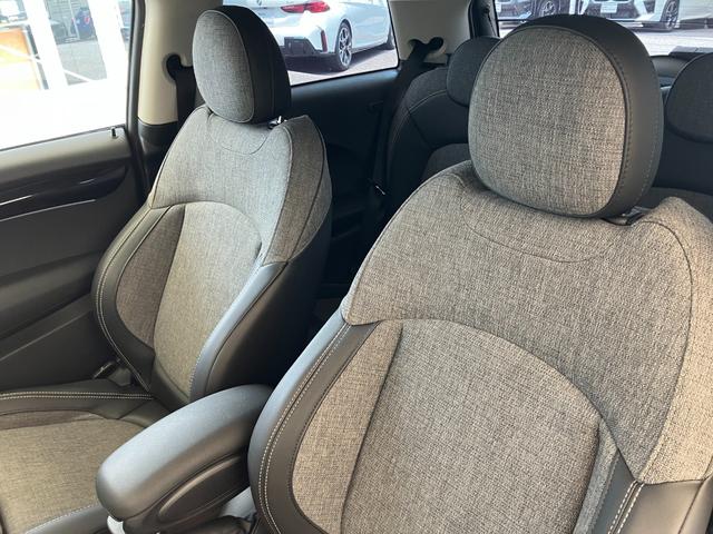 ＭＩＮＩ クーパーＤ　クラシック・トリム　認定中古車　ＡｐｐｌｅＣａｒＰｌａｙ　ＡＣＣ　２年保証付　　ハーフレザーシート　クルーズコントロール　黒ルーフ＆ミラーキャップ　バックカメラ　黒１６インチＡＷ　ＥＴＣ（21枚目）