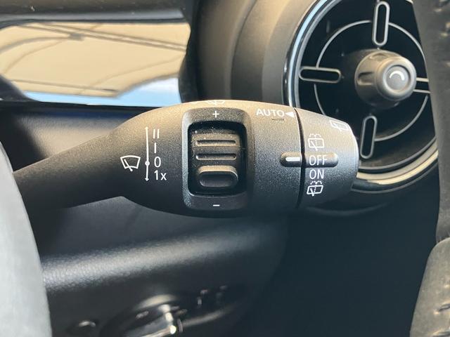 ＭＩＮＩ クーパーＤ　クラシック・トリム　認定中古車　ＡｐｐｌｅＣａｒＰｌａｙ　ＡＣＣ　２年保証付　　ハーフレザーシート　クルーズコントロール　黒ルーフ＆ミラーキャップ　バックカメラ　黒１６インチＡＷ　ＥＴＣ（29枚目）