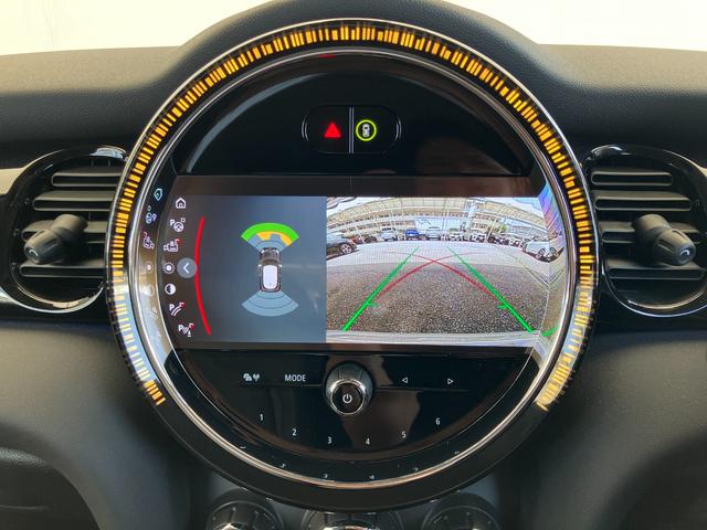 ＭＩＮＩ クーパーＤ　クラシック・トリム　認定中古車　ＡｐｐｌｅＣａｒＰｌａｙ　ＡＣＣ　２年保証付　　ハーフレザーシート　クルーズコントロール　黒ルーフ＆ミラーキャップ　バックカメラ　黒１６インチＡＷ　ＥＴＣ（32枚目）