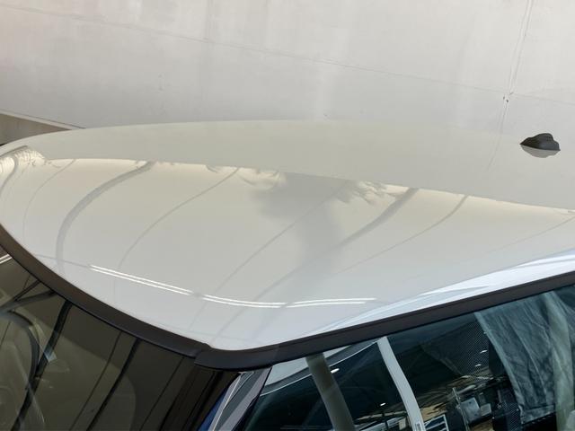 ＭＩＮＩ クーパーＣ　クラシック・トリム　認定中古車　元試乗車　ハーフレザーシート　ヘッドアップディスプレイ　純正ナビ　ＡｐｐｌｅＣａｒＰｌａｙ　ステアリングヒーター　アクティブクルーズコントロール　白ルーフ＆ミラー　シートヒーター　１６ＡＷ（16枚目）