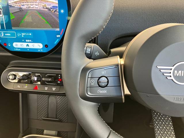 ＭＩＮＩ クーパーＣ　クラシック・トリム　認定中古車　元試乗車　ハーフレザーシート　ヘッドアップディスプレイ　純正ナビ　ＡｐｐｌｅＣａｒＰｌａｙ　ステアリングヒーター　アクティブクルーズコントロール　白ルーフ＆ミラー　シートヒーター　１６ＡＷ（28枚目）