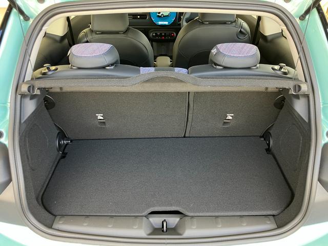 ＭＩＮＩ クーパーＣ　クラシック・トリム　認定中古車　元試乗車　ハーフレザーシート　ヘッドアップディスプレイ　純正ナビ　ＡｐｐｌｅＣａｒＰｌａｙ　ステアリングヒーター　アクティブクルーズコントロール　白ルーフ＆ミラー　シートヒーター　１６ＡＷ（42枚目）