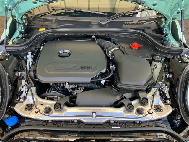 ＭＩＮＩ クーパーＣ　クラシック・トリム　認定中古車　元試乗車　ハーフレザーシート　ヘッドアップディスプレイ　純正ナビ　ＡｐｐｌｅＣａｒＰｌａｙ　ステアリングヒーター　アクティブクルーズコントロール　白ルーフ＆ミラー　シートヒーター　１６ＡＷ（45枚目）