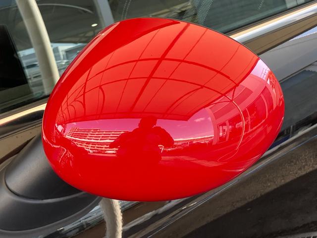 ＭＩＮＩ ジョンクーパーワークス　認定中古車　純正ＨＤＤナビ　ＡＣＣ　２年保証付　ＥＴＣ　ヘッドアップディスプレイ　赤ルーフ＆ミラーキャップ　ボンネットストライプ赤　バックカメラ　１７インチＡＷ（17枚目）