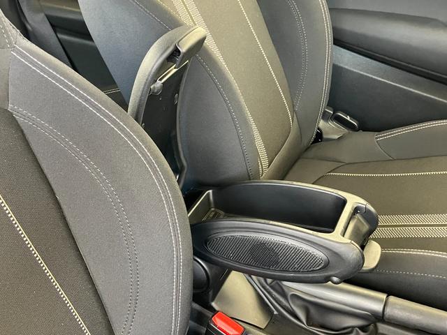 ＭＩＮＩ ジョンクーパーワークス　認定中古車　純正ＨＤＤナビ　ＡＣＣ　２年保証付　ＥＴＣ　ヘッドアップディスプレイ　赤ルーフ＆ミラーキャップ　ボンネットストライプ赤　バックカメラ　１７インチＡＷ（42枚目）