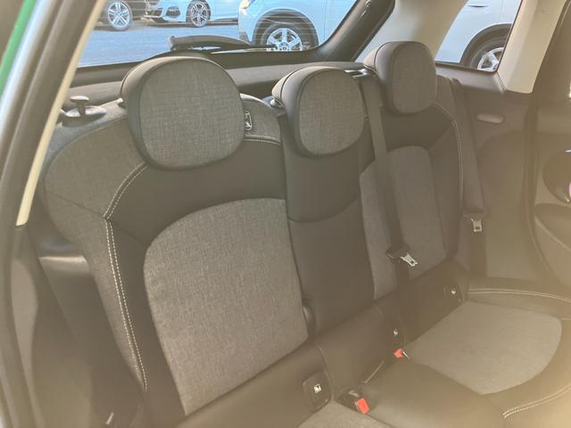 ＭＩＮＩ クーパー　プレミアムプラスパッケージクラシックトリム　認定中古車　ハーフレザーシート　電動シート　ＡｐｐｌｅＣａｒＰｌａｙ　白ルーフ＆ミラーキャップ　白ボンネットストライプ　ＡＣＣ　シートヒーター　１６インチＡＷ　ＥＴＣ（20枚目）