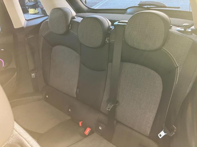 ＭＩＮＩ クーパー　プレミアムプラスパッケージクラシックトリム　認定中古車　ハーフレザーシート　電動シート　ＡｐｐｌｅＣａｒＰｌａｙ　白ルーフ＆ミラーキャップ　白ボンネットストライプ　ＡＣＣ　シートヒーター　１６インチＡＷ　ＥＴＣ（22枚目）