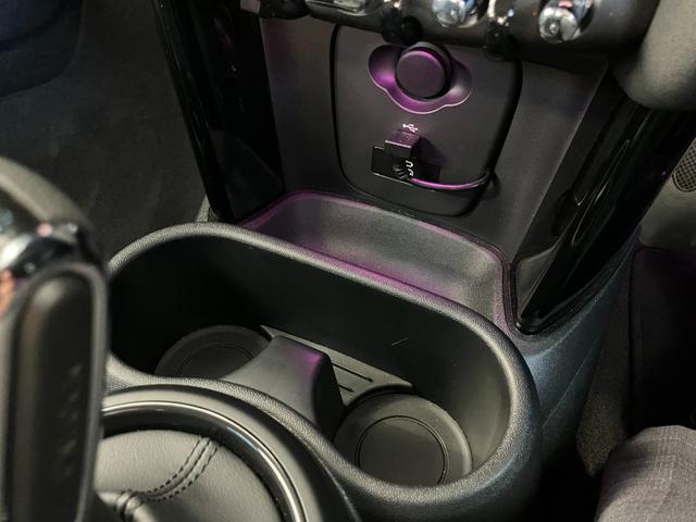 ＭＩＮＩ クーパー　プレミアムプラスパッケージクラシックトリム　認定中古車　ハーフレザーシート　電動シート　ＡｐｐｌｅＣａｒＰｌａｙ　白ルーフ＆ミラーキャップ　白ボンネットストライプ　ＡＣＣ　シートヒーター　１６インチＡＷ　ＥＴＣ（35枚目）
