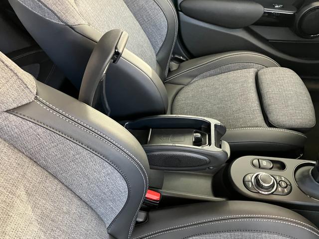 ＭＩＮＩ クーパー　プレミアムプラスパッケージクラシックトリム　認定中古車　ハーフレザーシート　電動シート　ＡｐｐｌｅＣａｒＰｌａｙ　白ルーフ＆ミラーキャップ　白ボンネットストライプ　ＡＣＣ　シートヒーター　１６インチＡＷ　ＥＴＣ（39枚目）