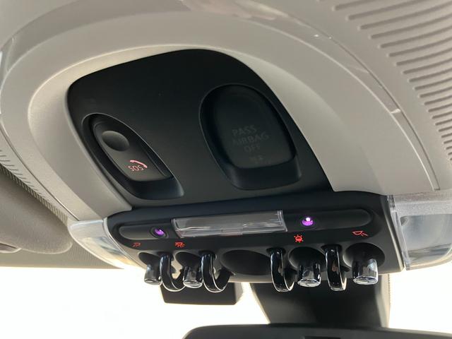 ＭＩＮＩ クーパー　プレミアムプラスパッケージクラシックトリム　認定中古車　ハーフレザーシート　電動シート　ＡｐｐｌｅＣａｒＰｌａｙ　白ルーフ＆ミラーキャップ　白ボンネットストライプ　ＡＣＣ　シートヒーター　１６インチＡＷ　ＥＴＣ（40枚目）
