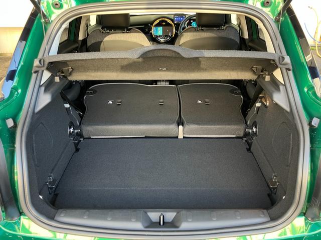 ＭＩＮＩ クーパー　プレミアムプラスパッケージクラシックトリム　認定中古車　ハーフレザーシート　電動シート　ＡｐｐｌｅＣａｒＰｌａｙ　白ルーフ＆ミラーキャップ　白ボンネットストライプ　ＡＣＣ　シートヒーター　１６インチＡＷ　ＥＴＣ（45枚目）