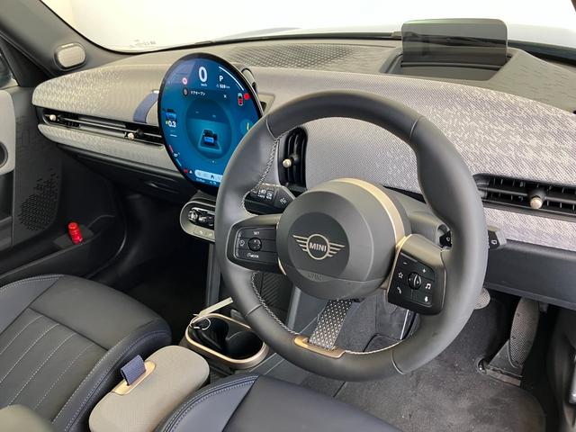 ＭＩＮＩ クーパーＳ　フェイバリット・トリム　認定中古車　元試乗車　ｈａｒｍａｎ／ｋａｒｄｏｎ　紺本革シート　ヘッドアップディスプレイ　黒ルーフ＆ミラー　ステアリングヒーター　シートヒーター　電動シート　ＡＣＣ　１７ＡＷ　ＥＴＣ　全周囲カメラ（25枚目）