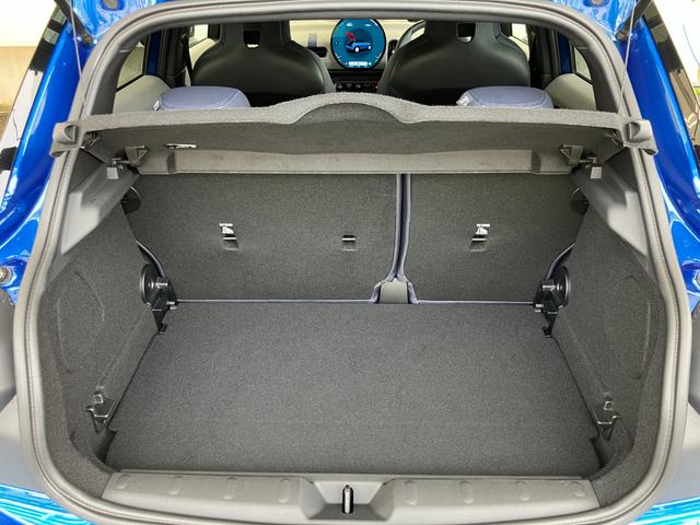 ＭＩＮＩ クーパーＳ　フェイバリット・トリム　認定中古車　元試乗車　ｈａｒｍａｎ／ｋａｒｄｏｎ　紺本革シート　ヘッドアップディスプレイ　黒ルーフ＆ミラー　ステアリングヒーター　シートヒーター　電動シート　ＡＣＣ　１７ＡＷ　ＥＴＣ　全周囲カメラ（42枚目）
