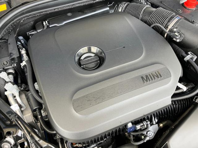 ＭＩＮＩ クーパーＳ　フェイバリット・トリム　認定中古車　元試乗車　ｈａｒｍａｎ／ｋａｒｄｏｎ　紺本革シート　ヘッドアップディスプレイ　黒ルーフ＆ミラー　ステアリングヒーター　シートヒーター　電動シート　ＡＣＣ　１７ＡＷ　ＥＴＣ　全周囲カメラ（44枚目）