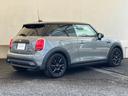 ＭＩＮＩ クーパーＤ　クラシック・トリム　認定中古車　ＡｐｐｌｅＣａｒＰｌａｙ　ＡＣＣ　２年保証付　　ハーフレザーシート　クルーズコントロール　黒ルーフ＆ミラーキャップ　バックカメラ　黒１６インチＡＷ　ＥＴＣ（8枚目）