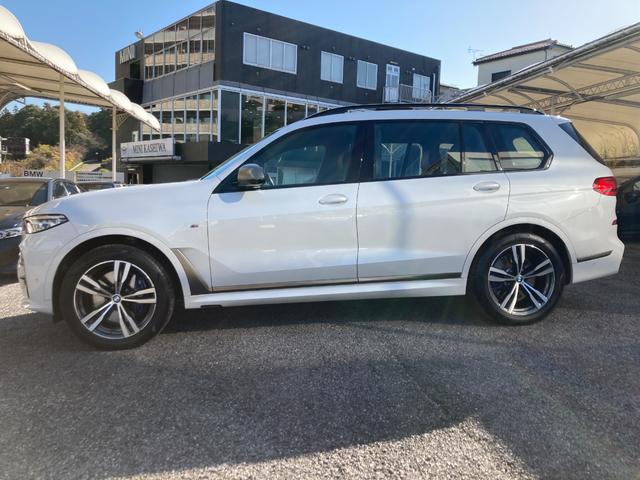 Ｍ５０ｉ　認定中古車　元試乗車　６人乗り　２年保証付　ウェルネスＰＫＧ　スカイラウンジサンルーフ　ステアリングヒーター　茶メリノレザー　ＡＣＣ　フルセグＴＶ　２１ＡＷ　ＥＴＣ(4枚目)