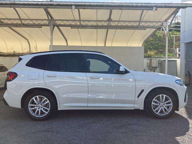 Ｘ３ ｘＤｒｉｖｅ　２０ｄ　Ｍスポーツ　認定中古車　サンルーフ　黒本革　２年保証付　ｈａｒｍａｎ／ｋａｒｄｏｎ　ヘッドアップディスプレイ　ＡＣＣ　シートヒーター　ベンチレーションシート　フルセグＴＶ　１８ＡＷ　純正ＡＷあり（4枚目）