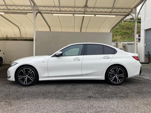 ３１８ｉ　Ｍスポーツ　認定中古車　元試乗車　ＡＣＣ　２年保証付　ＥＴＣ　カーブドディスプレイ　ヘッドアップディスプレイ　ハーフレザーシート　シートヒーター　１８ＡＷ　全周囲カメラ(8枚目)