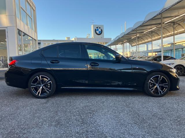 3シリーズ 320d xDrive Mスポーツ 認定中古車 元試乗車 2年保証付 ハーフレザーシート ヘッドアップディスプレイ アクティブクルーズコントロール シートヒーター 電動シート 18インチAW 電動リアゲート 全周囲カメラ(7枚目)