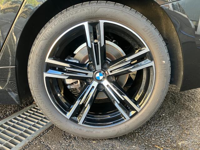 3シリーズ 320d xDrive Mスポーツ 認定中古車 元試乗車 2年保証付 ハーフレザーシート ヘッドアップディスプレイ アクティブクルーズコントロール シートヒーター 電動シート 18インチAW 電動リアゲート 全周囲カメラ(12枚目)