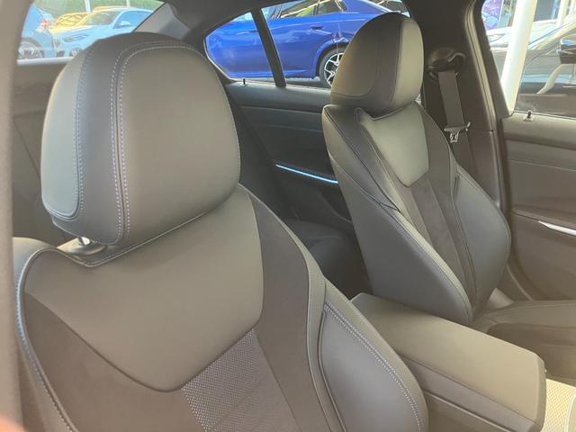 3シリーズ 320d xDrive Mスポーツ 認定中古車 元試乗車 2年保証付 ハーフレザーシート ヘッドアップディスプレイ アクティブクルーズコントロール シートヒーター 電動シート 18インチAW 電動リアゲート 全周囲カメラ(18枚目)