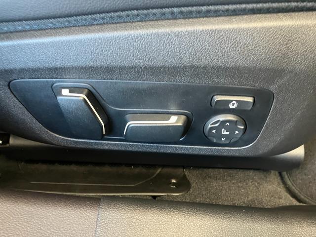 3シリーズ 320d xDrive Mスポーツ 認定中古車 元試乗車 2年保証付 ハーフレザーシート ヘッドアップディスプレイ アクティブクルーズコントロール シートヒーター 電動シート 18インチAW 電動リアゲート 全周囲カメラ(19枚目)