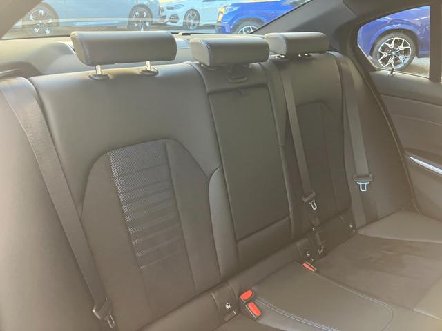 3シリーズ 320d xDrive Mスポーツ 認定中古車 元試乗車 2年保証付 ハーフレザーシート ヘッドアップディスプレイ アクティブクルーズコントロール シートヒーター 電動シート 18インチAW 電動リアゲート 全周囲カメラ(20枚目)