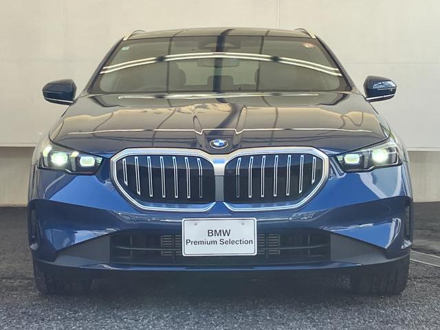 ５シリーズ ５２３ｄ　ｘＤｒｉｖｅツーリング　エクスクルーシブ　認定中古車　元試乗車　サンルーフ　ＡＣＣ　２０ＡＷ　黒本革シート　ｈａｒｍａｎ／ｋａｒｄｏｎスピーカー　ヘッドアップディスプレイ　アクティブベンチレーション　フルセグＴＶ　電動テールゲート（5枚目）