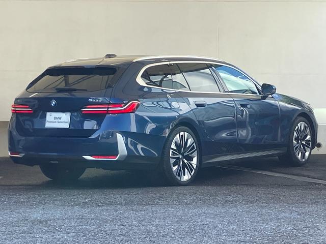 ５シリーズ ５２３ｄ　ｘＤｒｉｖｅツーリング　エクスクルーシブ　認定中古車　元試乗車　サンルーフ　ＡＣＣ　２０ＡＷ　黒本革シート　ｈａｒｍａｎ／ｋａｒｄｏｎスピーカー　ヘッドアップディスプレイ　アクティブベンチレーション　フルセグＴＶ　電動テールゲート（8枚目）