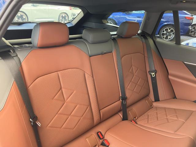 ５シリーズ ５２３ｄ　ｘＤｒｉｖｅツーリング　エクスクルーシブ　認定中古車　元試乗車　サンルーフ　ＡＣＣ　２０ＡＷ　黒本革シート　ｈａｒｍａｎ／ｋａｒｄｏｎスピーカー　ヘッドアップディスプレイ　アクティブベンチレーション　フルセグＴＶ　電動テールゲート（24枚目）