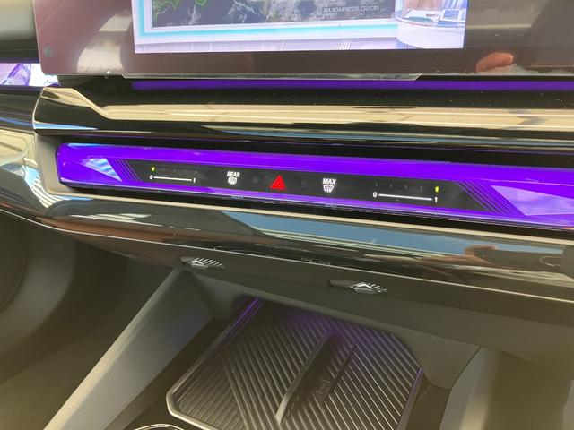 ５シリーズ ５２３ｄ　ｘＤｒｉｖｅツーリング　エクスクルーシブ　認定中古車　元試乗車　サンルーフ　ＡＣＣ　２０ＡＷ　黒本革シート　ｈａｒｍａｎ／ｋａｒｄｏｎスピーカー　ヘッドアップディスプレイ　アクティブベンチレーション　フルセグＴＶ　電動テールゲート（38枚目）